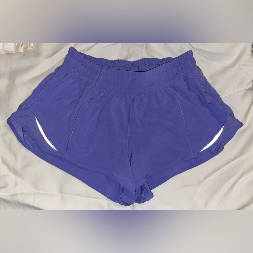 Lululemon Hotty Hot shorts in Grape Thistle size 4